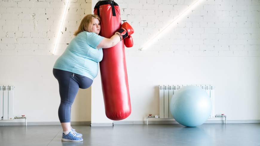 Det finns faktiskt finns en medicinsk orsak till att vi får svårare att hålla vikten ju äldre vi blir. Foto: Shutterstock